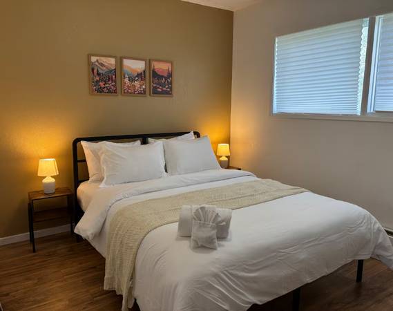 $2000.00 / 2br - Top Floor- Furnished- Dog Friendly Apartment64014173430147120