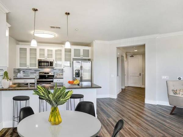 $4,626 / 3br - 1495ft2 - Acogedora escapada de 3 dormitorios/2 baños con suelo estilo madera (Mission Valley)63819180648963120