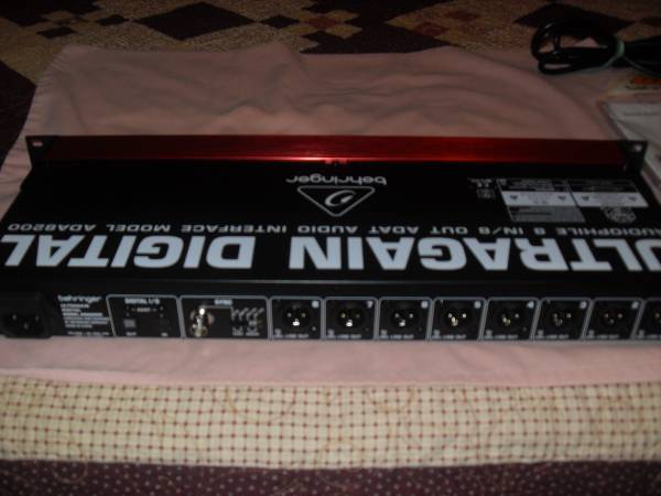 Interfaz de audio Behringer ADA-8200 - $100 (Wasilla, Alaska)63470280582273121