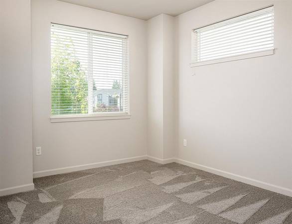 $1,450 / 1br - MES GRATIS + MUDARSE por $1000 + Piso de Vinilo, Cargadores EV y Gimnasio 24h (Vancouver)63914739844739123