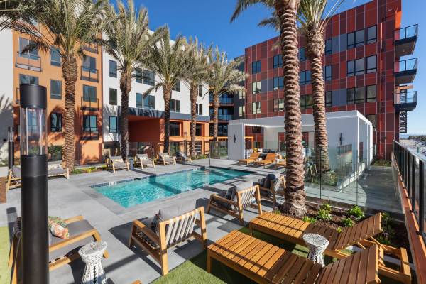 $5,758 / 3br - 1264ft2 - Vida de Lujo, Vista a la Bahía, Vista al Patio, 4º Piso, 3 Dormitorios/2 Baños (millbrae)63668028452355122
