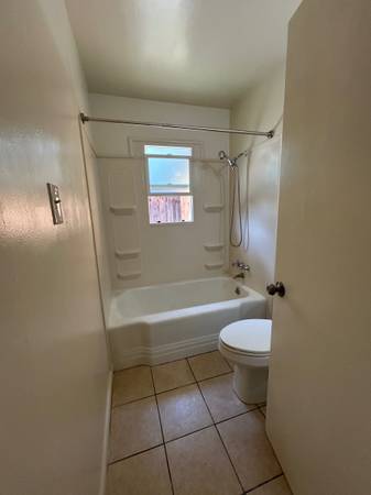 $1,950 / 1br - Hayward 1bed/1bath with yard,Formal garage plus two parking spots (hayward / castro valley)63657895933697124