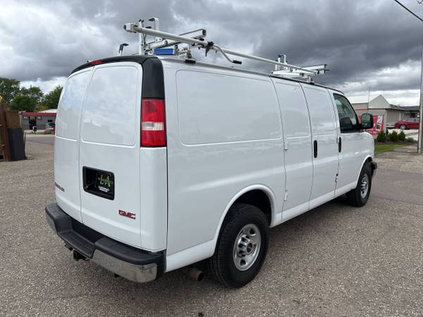 2018 GMC SAVANA 3500 3 PUERTAS FURGÓN DE CARGA 6.0L V8 TRASERA AUTOMÁTICA DE 6 VELOCIDADES 92K - $19,950 (LA MOTORSPORTS WINDOM, MN)63489879626755123