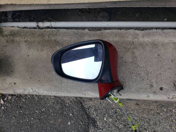 2010-2012 Lexus CT200H side view mirror electric powered with accessories oem. 1