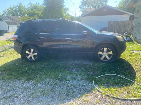 2012 gmc Acadia 1