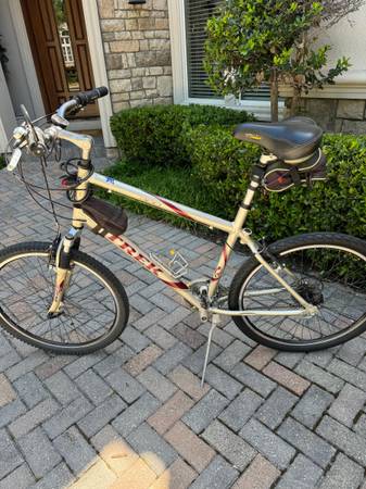 21 TREK NAVIGATOR 30 1