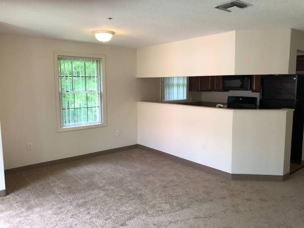 $2,300 / 1br - 900ft2 - Policy Brook Estates: One Bedroom Available in September (Salem)63656262344835124