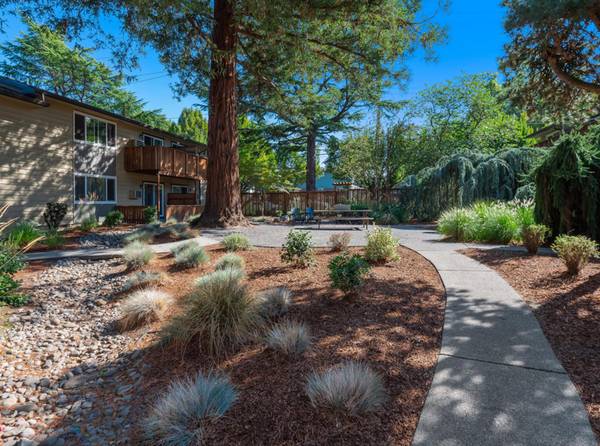 $1,895 / 3br - Vida Suburbana de Lujo en Vose - Zona Amigable para Bicicletas - Conveniente (Beaverton)63956353920515124