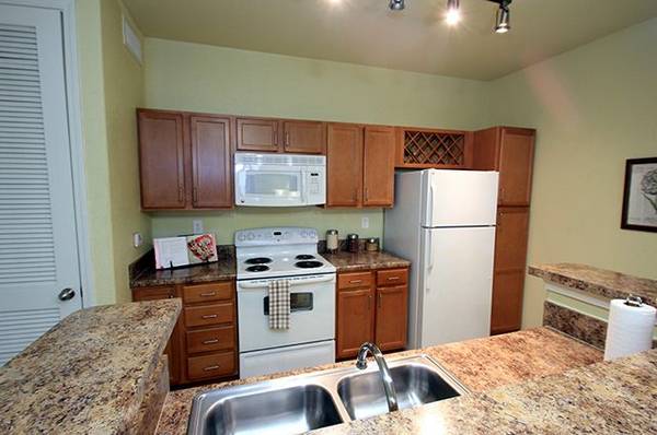 $1,499 / 2br - 1031ft2 - 2 Bedroom #220 1 Month Base Free/Credited App and Admin Fee (Asheville)64029373888899121