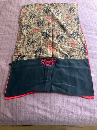 silk ​scarf or shawl ​with​ clasp and 2 pockets. 100% silk 1