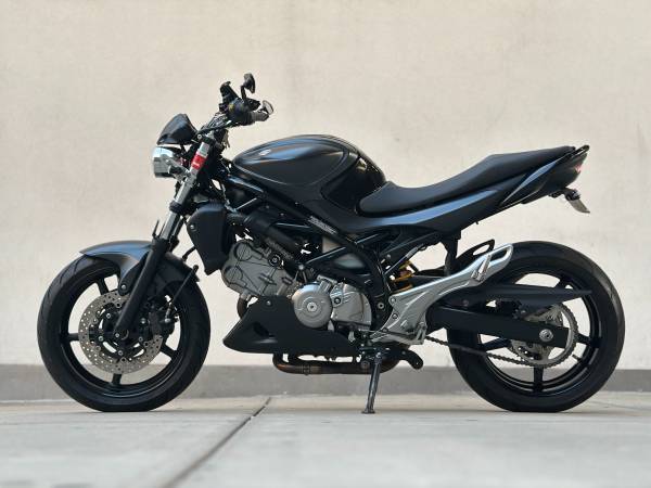 2013 Suzuki SFV650 Gladius very clean!