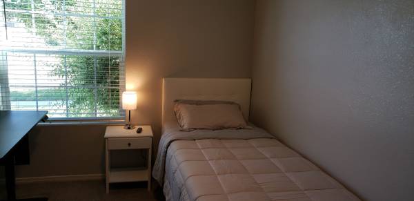 $775 / 3br - 1500ft2 - Furnished Private Bedroom all utilities & amenities included (Nampa)63794993303553121