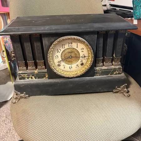 Antique Seth Thomas Mantel Clock 1