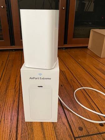 Apple Airport Extreme Router 1