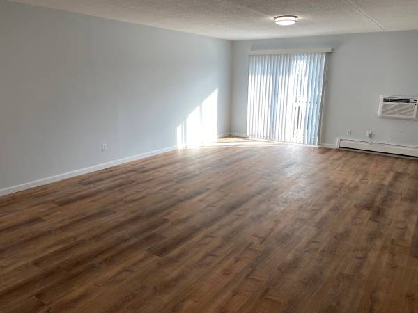 $2,195 / 1br - 720ft2 - Spacious & modern one bedroom//Heat included (Quincy)63699215804931122