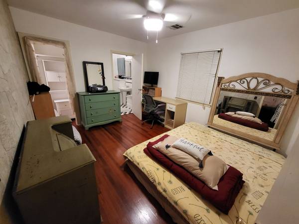 Nice Clean Room Furnished Private/Shared Bathroom 1