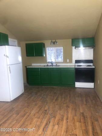 $2,250 / 1br - 400ft2 - Studio Apartment In Nice Shop With High Walls And High Roll Up Door (Wasilla)64014171754242121