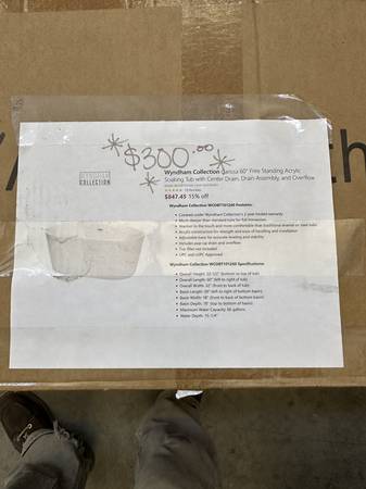 Wyndham Collection bathtub 1