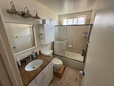 $1,750 / 2br - 1042ft2 - Beautifully Updated 2-Bed, 2-Bath Single-Story Home in South Escondid (Escondido)63998452666115124
