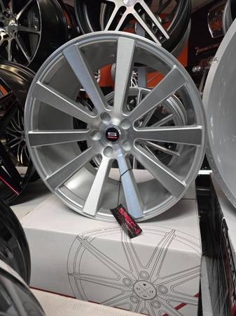20" Staggered Spec1 SPL 202 Silver Wheels 1