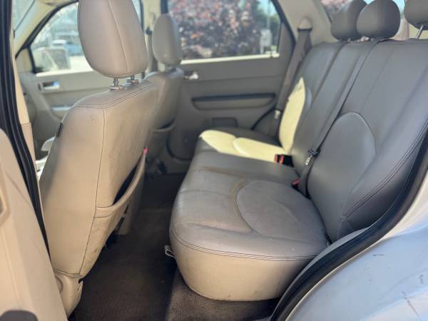 2008 Mercury Mariner AWD low miles - $1,900 (Puyallup wa)63654705724547124