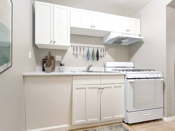 $1,000 / 1br - 710ft2 - ¡Ahora en alquiler! 1 dormitorio, 2.º piso - Reformado - Disponible ahora (san jose este)63682814051841121