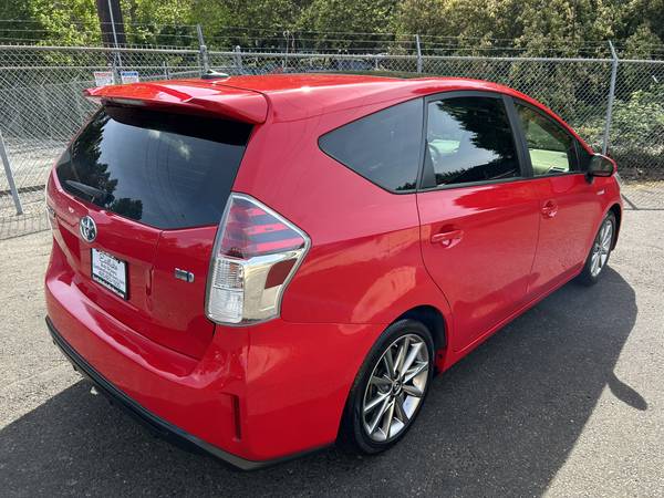 2017 Toyota Prius V Pkg 5 Technology Pkg --1owner, Loaded, Clean title - $19,995 (kirkland)63613978491395124