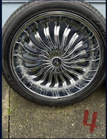 Chevy GMC Ford llantas y neumáticos de 24 pulgadas - $1.700 (Tacoma)63471419222913123