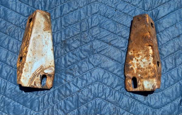 1957-58 Ford Ranchero dashboard brackets 1