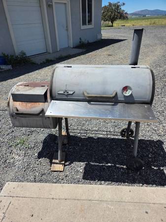 Barbeque Offset smoker  Heavy 1