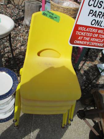 Set 4 Children's Stacking Chairs 1