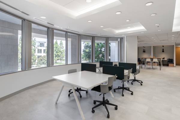 Touchdown → WORK → take-off | coworking desks 1