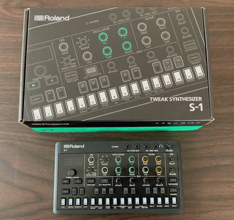 Roland S-1 Tweak synth 1