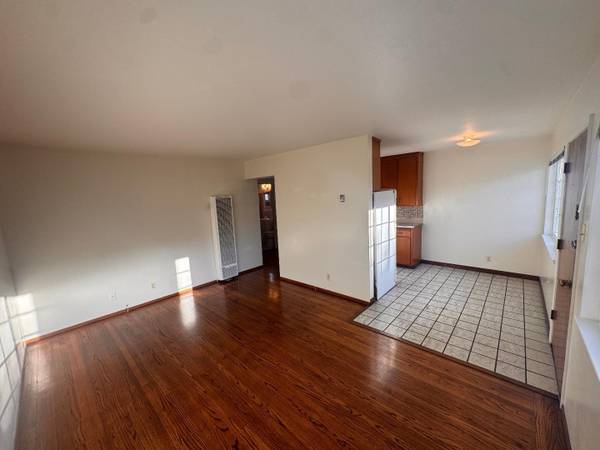 $2,100 / 1br - 574ft2 - Downtown SSF //1BR @Walkable @Transit-Ready @Utilities Included574SQFT (MAGNOLIA AVE APT 3 SOUTH SAN FRANCISCO, CA 94080)63836554596227122