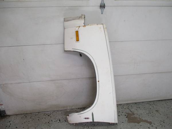 1978-79 Oldsmobile Cutlass fender 1