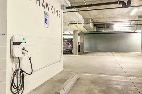 $2,141 / 1 hab. - 797 pies² - Estacionamiento controlado para vehículos y bicicletas, admitimos mascotas (en el corazón de Slabtown)63842025148289122