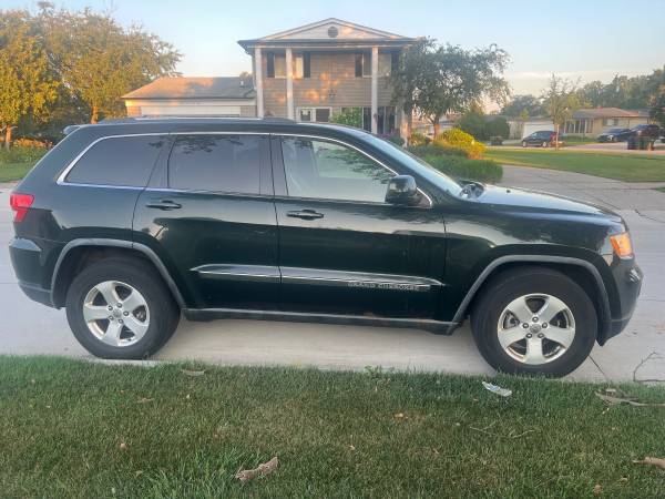 2011 Jeep grand Cherokee Laredo - $4,995 (Sterling Heights)63470239293315123