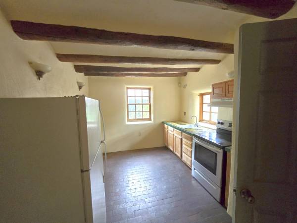 $1,950 / 2br - 537 B Old Santa Fe Trail for rent 2 BR 1 BA (Santa Fe)63659798252929123