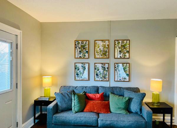 $1799.00 / 1br - 725ft2 - Modern All-Inclusive 1 Bed/1 Bath Unit in Huntington - Available 9/2263989520882306121