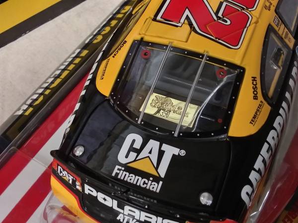 22 Ward Burton CAT 2001 Dodge Intrepid "God Bless America" Car/Display - $3062925989314051124