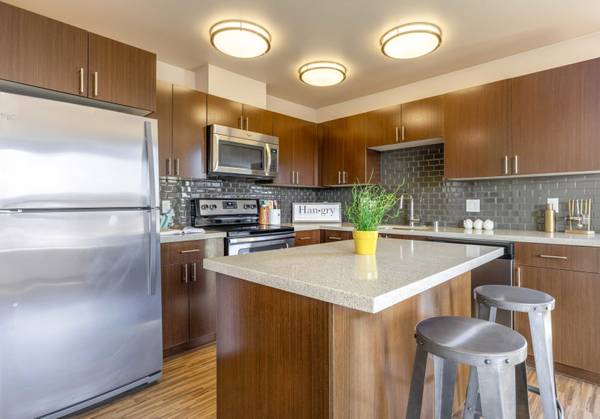 $2,114 / 506ft2 - Dining areas, Kitchen island, Studio (905 Dexter Ave N, Seattle, WA)63659566973697120