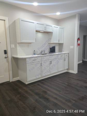 Beautifully Remodeled Townhome 1