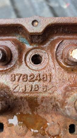 Chevrolet small block camel hump heads 1