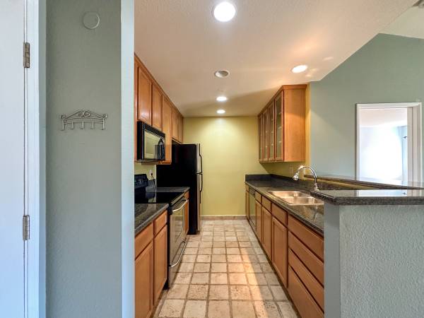 $3,200 / 2br - 848ft2 - 2BR 2BA Condo en UTC - ¡Doble Suite Principal! (UTC)63865483834369122
