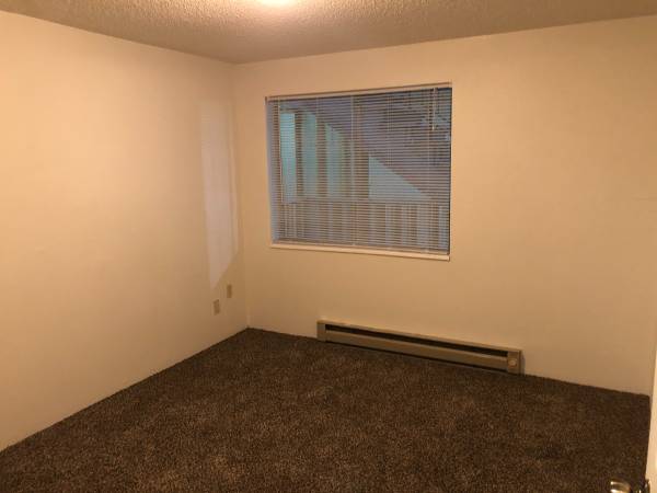 $1,200 / 2br - 1052ft2 - 500 NE Maiden Lane Apt 11 (Pullman)63689275849859124