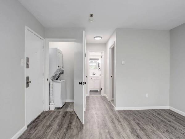 $1,275 / 1br - 580ft2 - Near major public transit and buslines! Great for commuters! (Denver)63920603688323123