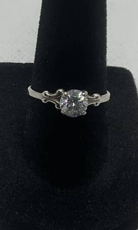 Sterling Silver & Cubic Zirconia Ring Size 7 1