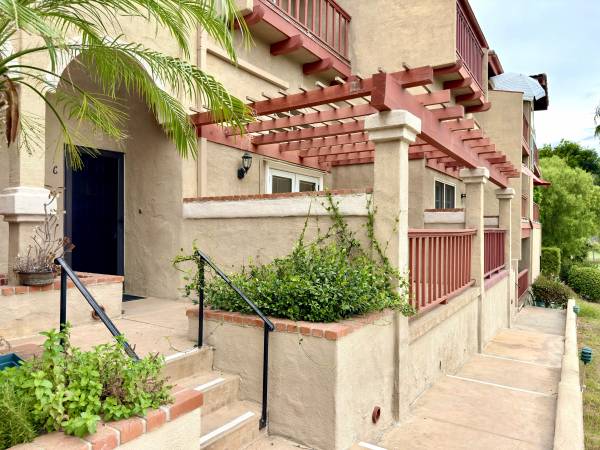 $3,795 / 2br - 1545ft2 - ¡Hermosa casa adosada en el campo de golf The Legends! (Carlsbad)63775544215553121