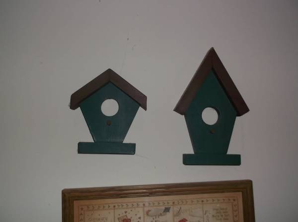 Set of 2 Wooden Bird Houses - Hangers on Back – 9” and 7” 1