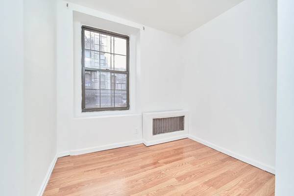$3,050 / 1br - 1BR Apartment on Broome street (Lower East Side)64033459538945121